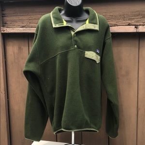 Barely worn green Patagonia pullover